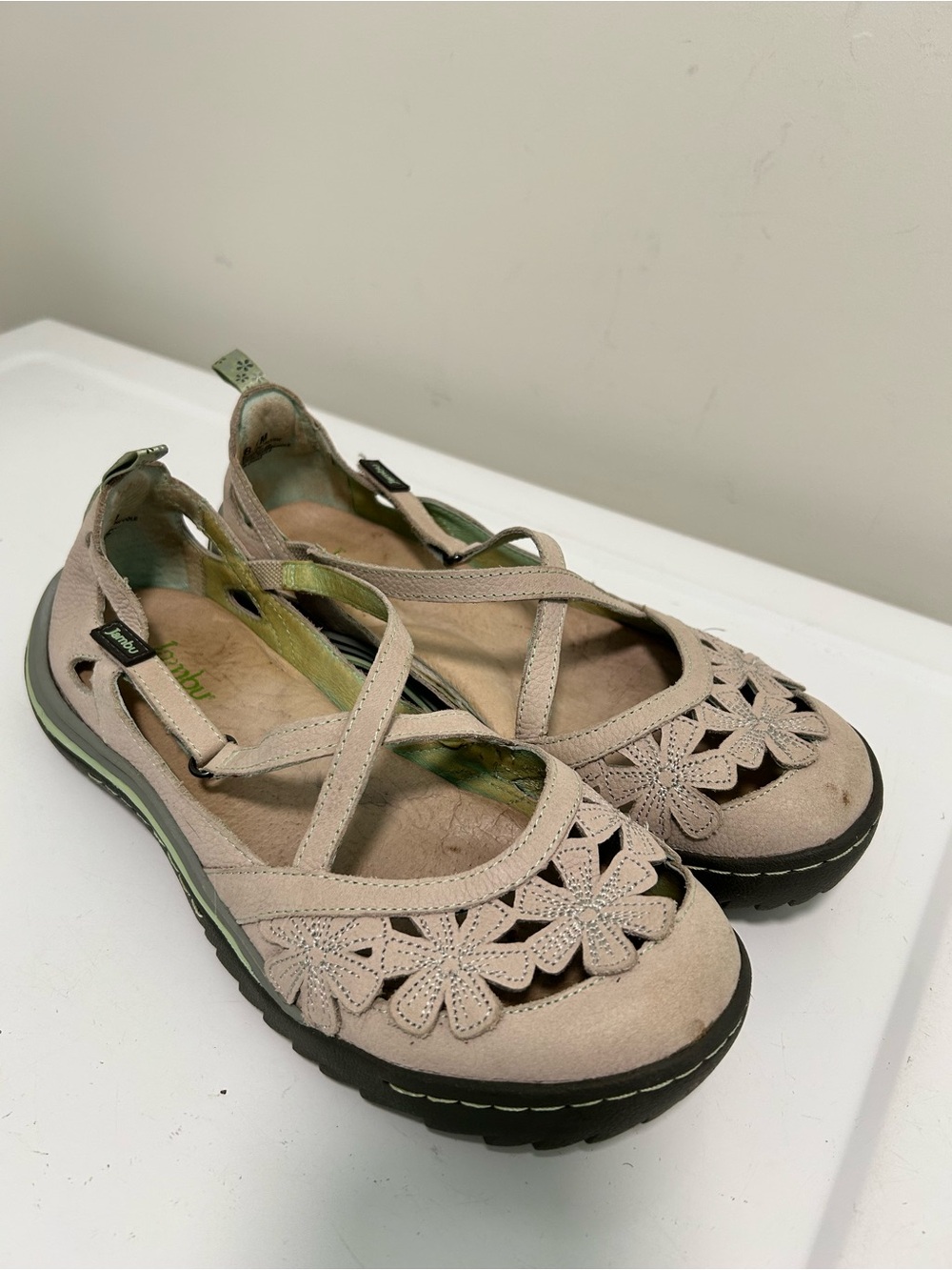 Jambu Blossom Encore Mary Janes Tan Size 8.5